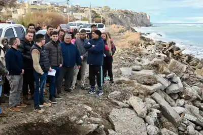 El mar se está llevando el barrio: la obra que prometieron y que podría salvarlos