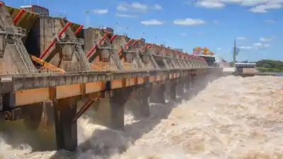 El río Uruguay ya pasó los 8 metros y no para: hasta dónde llegará