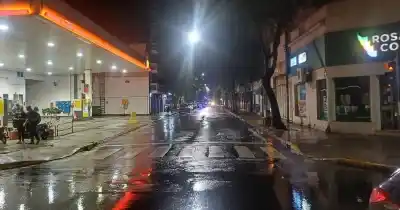Un joven chocó tras pasar un semáforo en rojo: lo que descubrieron sobre su moto cambió todo