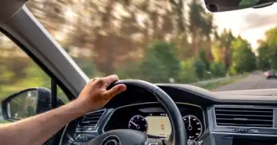 Starlink en la ruta: el lugar del auto donde la antena te puede costar una multa