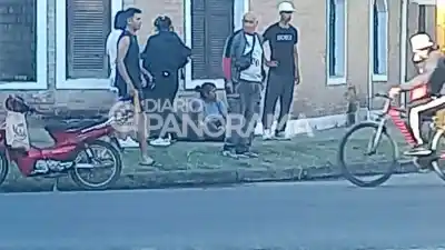 Choque entre moto y remis en una esquina: dos mujeres resultaron heridas