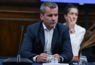 Un legislador oficialista se defiende tras revelarse su millonaria deuda hipotecaria