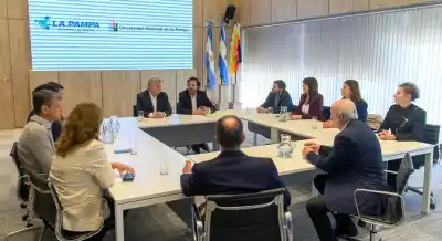 Ziliotto y la UNLPam sellaron un acuerdo que promete cambiar cómo se usa la IA en La Pampa