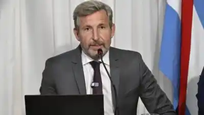 Frigerio viaja a París con Milei: lo que llevará en la valija para los inversores