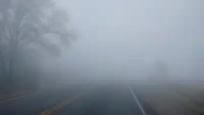 Alerta por niebla en cinco departamentos: la visibilidad se complica en rutas y caminos