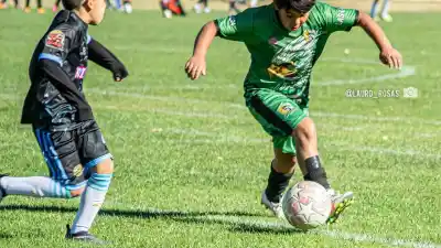 El nene de 10 años que ya juega con los grandes y está a días de probarse en Vélez