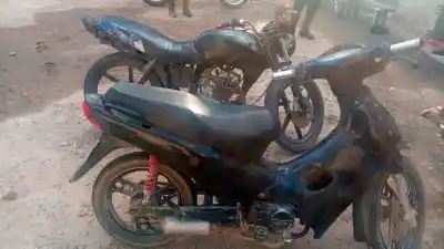 Dos motos interceptadas en un operativo policial: lo que descubrieron en los registros dejó en evidencia graves irregularidades