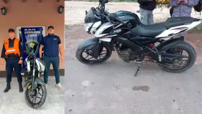 Un agente penitenciario fue interceptado en un control y su moto escondía un secreto judicial