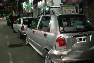 Manejaba sin licencia y con el DNI vencido: lo que dejó atrás en una calle de Paraná