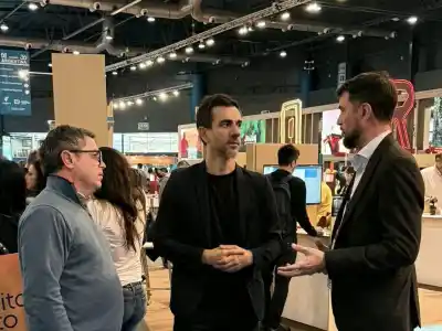 Kicillof le dio la espalda a la feria de turismo más importante del país y un senador lo cruzó: "No puede ser"