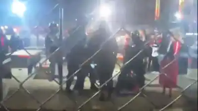 Festejaron el título en el Monumento, cruzaron la ciudad y la Policía terminó entrando a un club