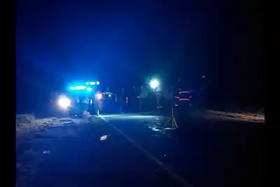 Manejaba en la oscuridad total, su hija agonizaba a metros y lo que hizo el camionero desató la furia