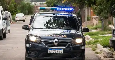 Salió de la comisaría, caminó 60 pasos y volvió a caer: lo que hizo adentro de la panadería