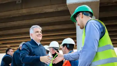 Llaryora en Río Cuarto: el anuncio que promete miles de empleos y la obra que nadie esperaba