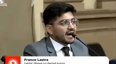 Le dijo que ya estaba "para jubilarse" en plena sesión y ella le contestó con una frase que dejó mudo al recinto