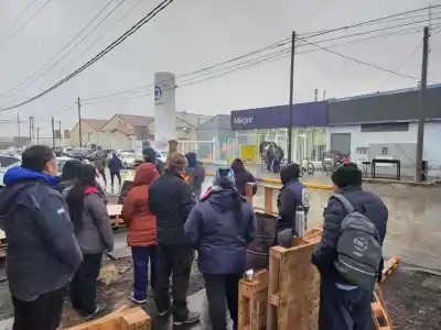 Cerca de 100 trabajadores de Mirgor no pudieron entrar a la planta: entre ellos, los 22 delegados