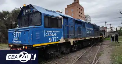 Un tren vacío quedó cruzado en pleno cruce de Alta Córdoba y el tránsito está cortado