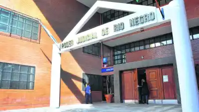 37 puñaladas, un baño antes de entregarse y una jueza que tomó una decisión clave