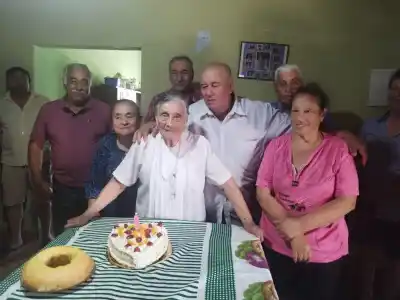 104 años, cinco generaciones y una familia que ya no entra en ninguna casa