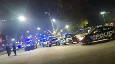 Piedrazos, balas de goma y 13 demorados en el Parque Independencia: el crudo relato de una noche de clásico