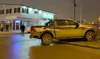 Manejaba en zigzag por Río Grande: lo que encontraron cuando quiso bajarse