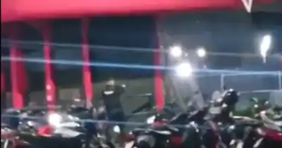 Festejo canalla en Rosario: piedrazos, corridas y un operativo que terminó adentro del Coloso