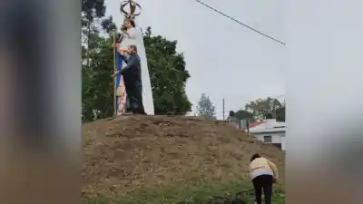 Esperan el colectivo hace 30 años en Río Blanco: lo que una vecina contó antes de la peregrinación