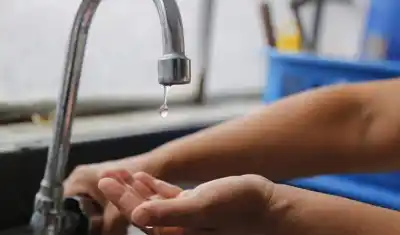 Vecinos de la zona Este y Valle Viejo se quedan sin agua: los barrios que no tendrán servicio