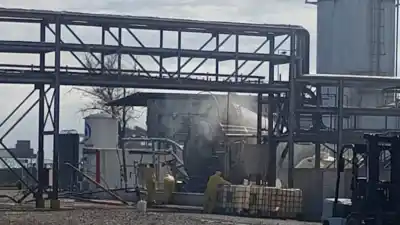 La nube que volvió a alarmar a Puerto San Martín: qué encontraron los bomberos dentro de la planta