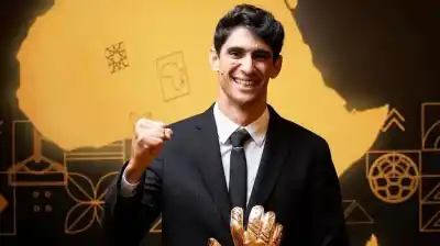 El arquero marroquí que canta en la ducha y sueña con el Monumental: River ya movió fichas