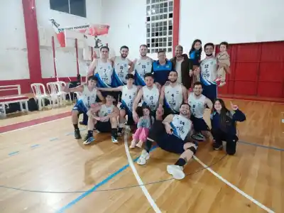 El líder de la D cayó en un duelo caliente y la tabla se apretó arriba