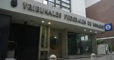 La partera Dolly y una trama que no prescribe: qué decidió la Justicia sobre las partidas firmadas