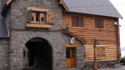 El acosador que la esperaba en el trabajo: la Justicia de Bariloche tomó una decisión urgente