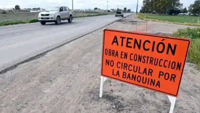 Viedma: el acceso que todos usan ya tiene asfalto nuevo, pero falta lo que más se reclama