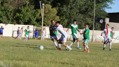 El día que el fútbol neuquino no puede olvidar: cuatro jugadores, un partido y un viaje que no terminó