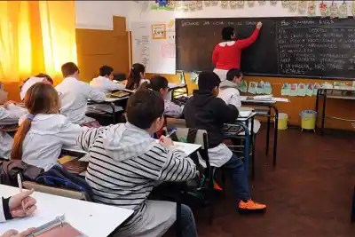 El último día de clases ya tiene fecha: dos provincias estirarán el año hasta después de Papá Noel