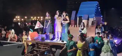 Intendente Alvear cerró su Festival Primavera: la carroza que se llevó todos los aplausos