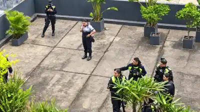 Un ruido fuerte alertó a todos en Barrio Sur: lo que encontraron abajo los dejó helados