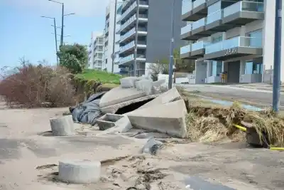 Monte Hermoso: la costa se cae a pedazos y evalúan un pago que saldría del bolsillo de los frentistas