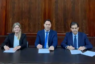 La UBA y el Chaco se unen por la IA: lo que van a aprender 150 agentes públicos