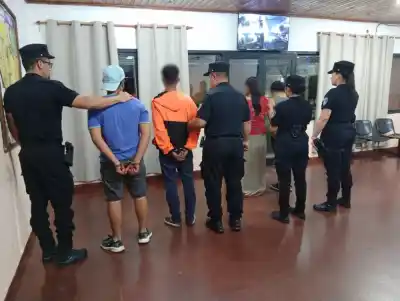 Una pelea de vecinas en la chacra 159 que llevó meses terminó con un operativo y cuatro detenidos