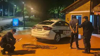 Un sargento caminaba de madrugada por el Parque de las Naciones y lo vio a metros del escenario mayor