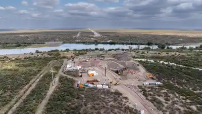 Vaca Muerta se mete bajo el mar: la desconocida tarea de los buzos que sostiene la obra clave