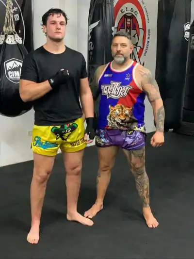 El luchador correntino que se metió en el Mundial de Muay Thai y ahora busca quién lo acompañe