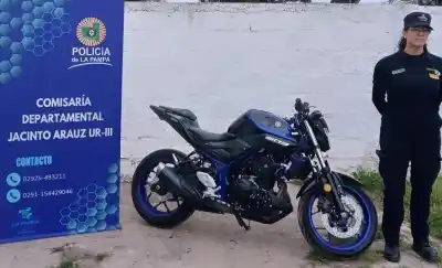 Una moto robada en CABA apareció en un patio de Jacinto Arauz: cómo dieron con ella