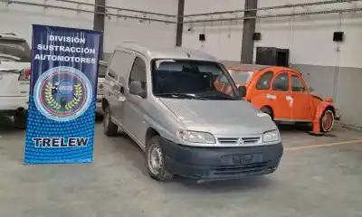 Le cambiaron la cara a una camioneta robada en Rawson, pero un detalle en la patente los delató
