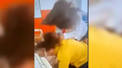 Perico: la pelea de dos alumnas dentro del aula que nadie frenó hasta que intervino un compañero