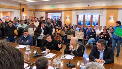 Concejales armaron un «circo» antes de la sesión y Lerra apuntó contra un ausente clave