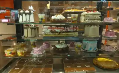 Después de años en el centro de Comodoro, una panadería bajó la persiana para siempre