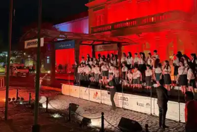 Santiago inauguró su Feria del Libro con Peteco Carabajal y un cierre que nadie esperaba